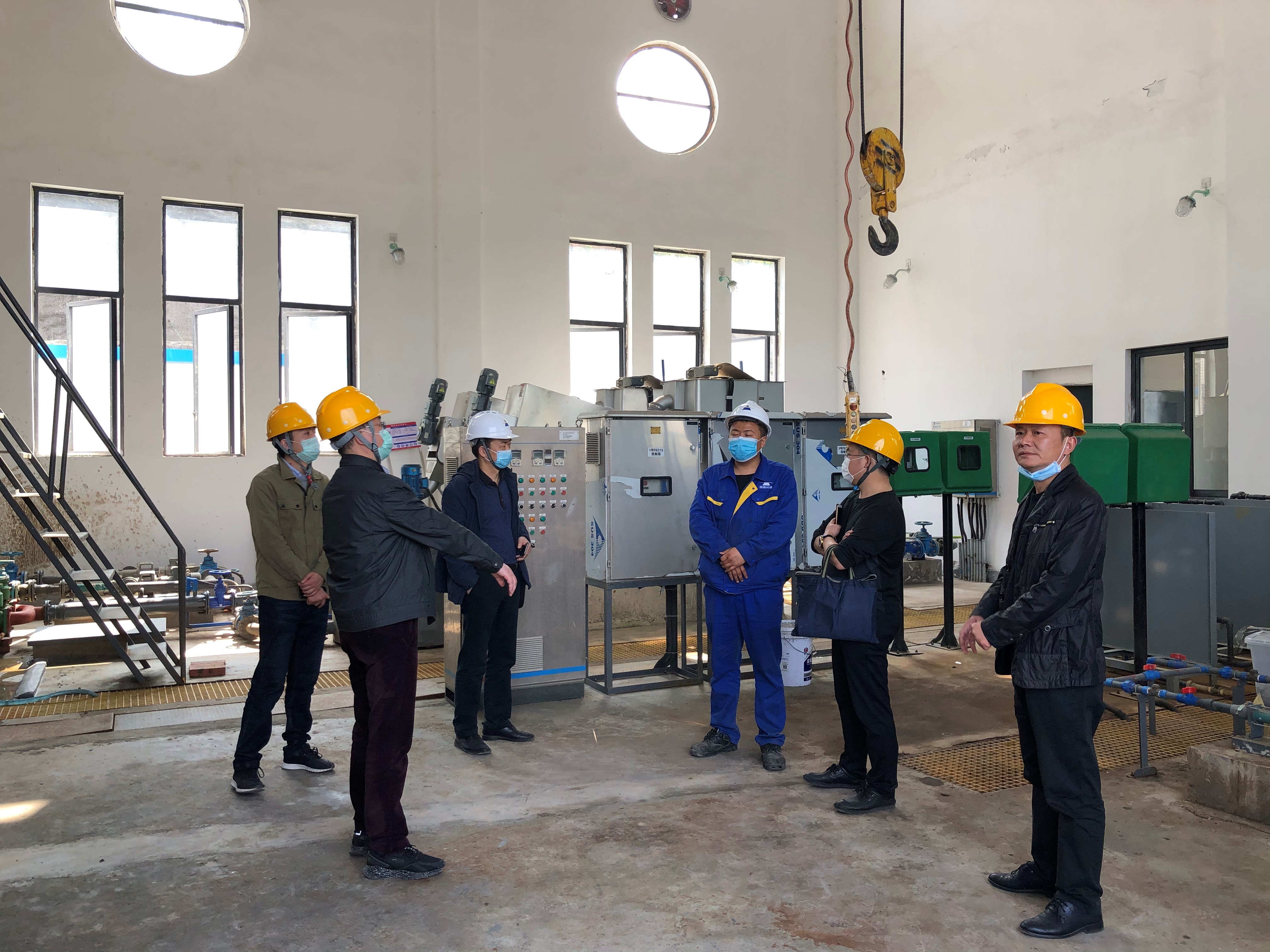 4月8日，，内江市市中区应急治理局向导及清静专家一行赴内江川水投污水处置惩罚有限公司，，对现场清静治理及相关台账资料进项检查，，并对怎样提防清静隐患提出了指导意见。。。。。